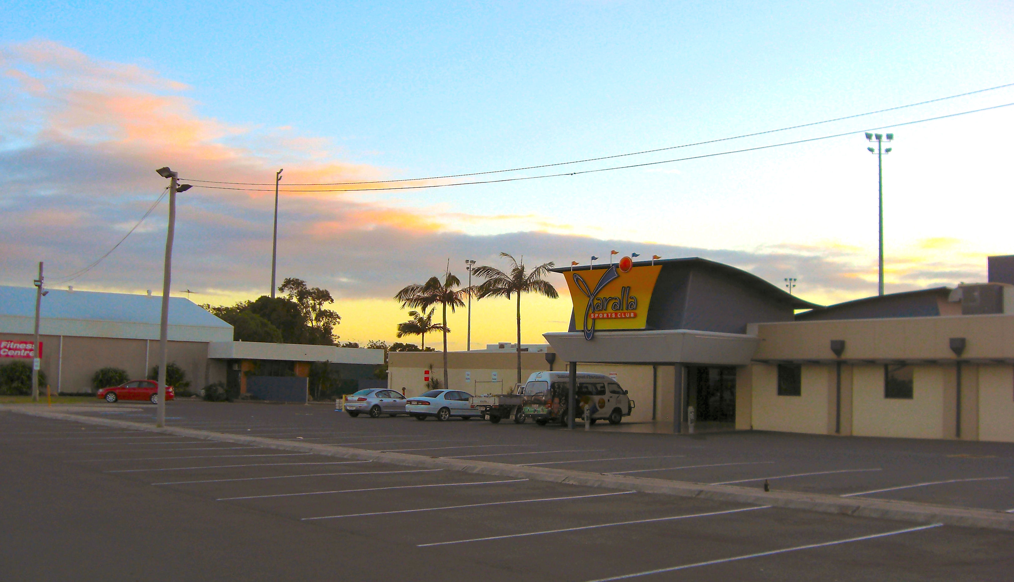 Yaralla Sports Club, Gladstone