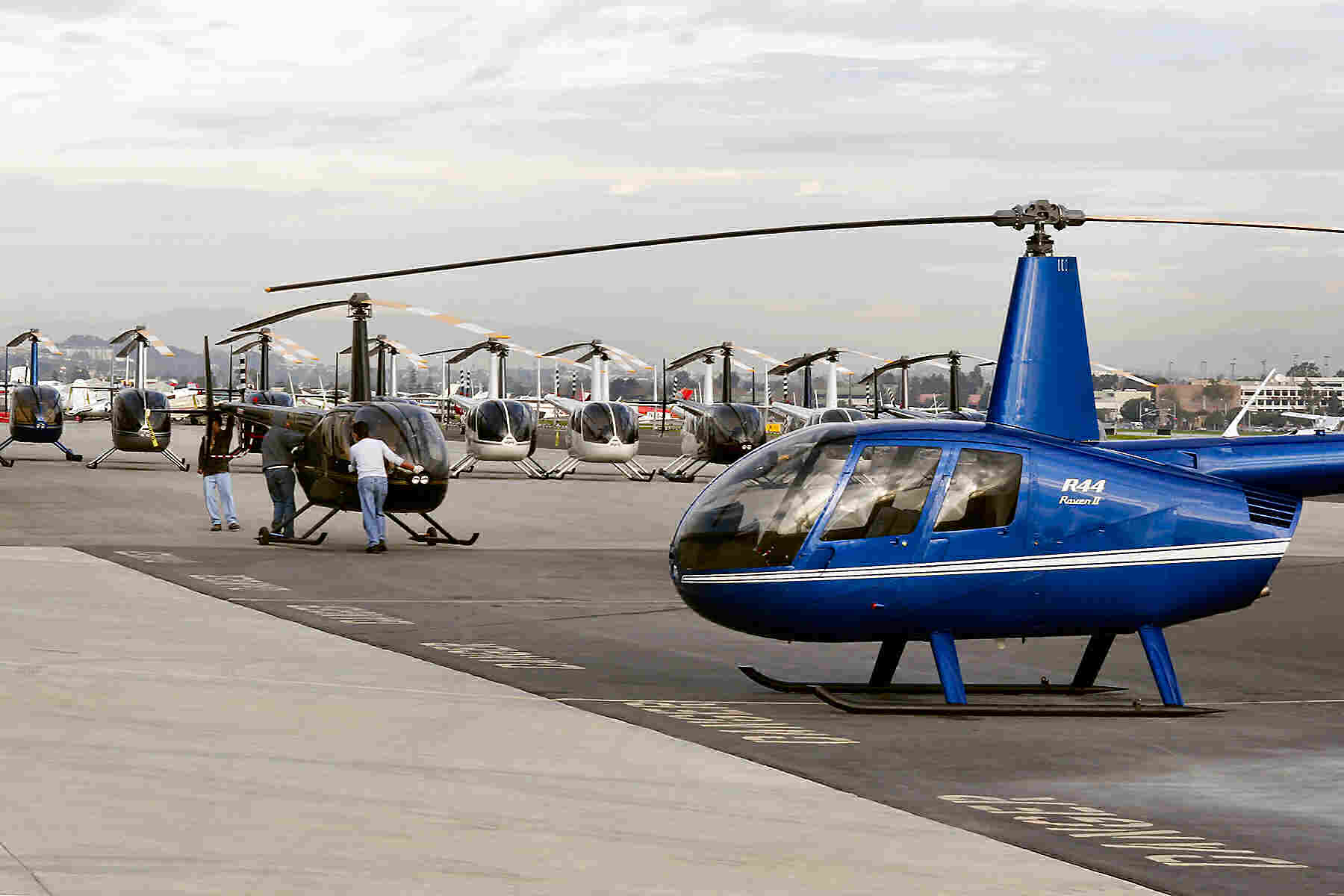 Robinson R44